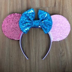 Disney Minnie Mouse Ears bubblegum wall